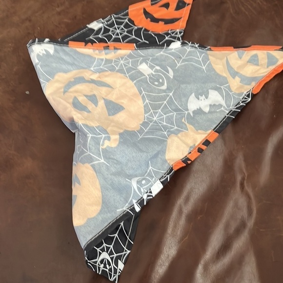Halloween scarve for a small or medium dog or cat - Picture 3 of 3